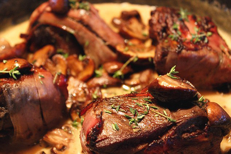 Venison with ham and mead